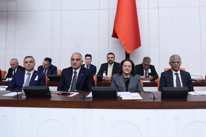 TBMM'de merkezi y&ouml;netim b&uuml;t&ccedil;esi g&ouml;r&uuml;şmeleri s&uuml;r&uuml;yor