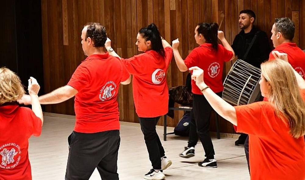 Belediye personeli bir k&uuml;lt&uuml;r&uuml; yaşatıyor